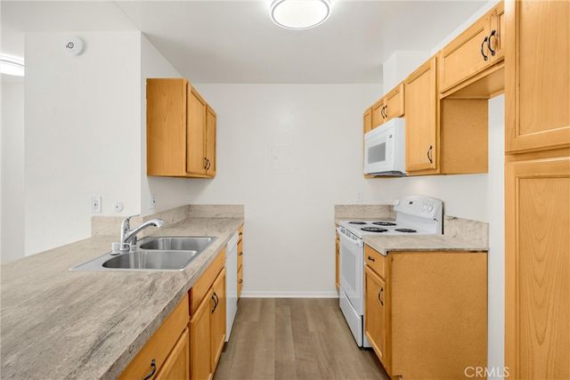 2521 W Sunflower Avenue R8, Santa Ana, CA 92704