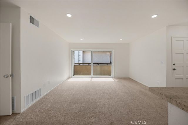 2521 W Sunflower Avenue R8, Santa Ana, CA 92704