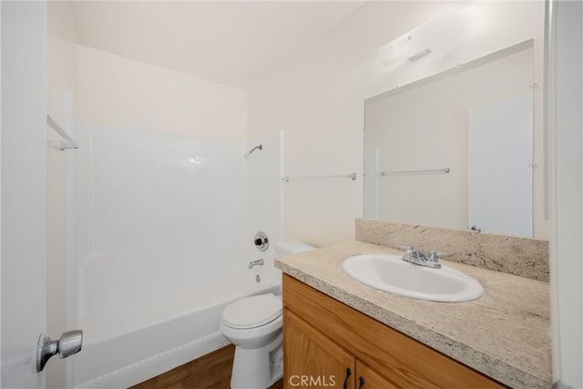 2521 W Sunflower Avenue R8, Santa Ana, CA 92704