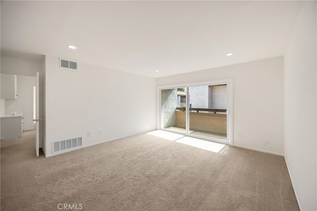 2521 W Sunflower Avenue R8, Santa Ana, CA 92704