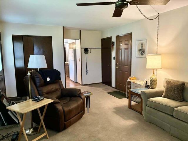 6415 N Atwahl DRIVE, Glendale, WI 53209