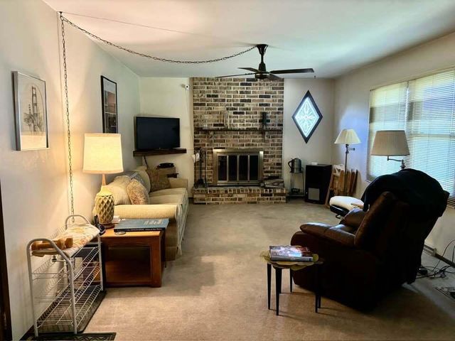 6415 N Atwahl DRIVE, Glendale, WI 53209