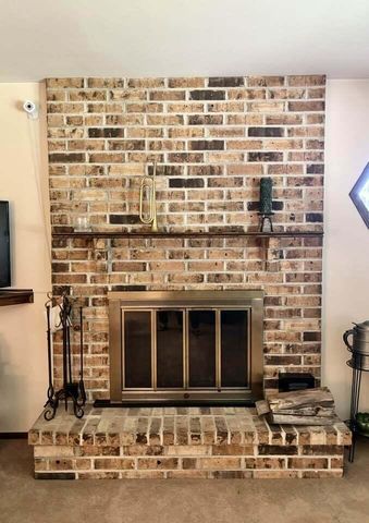 6415 N Atwahl DRIVE, Glendale, WI 53209
