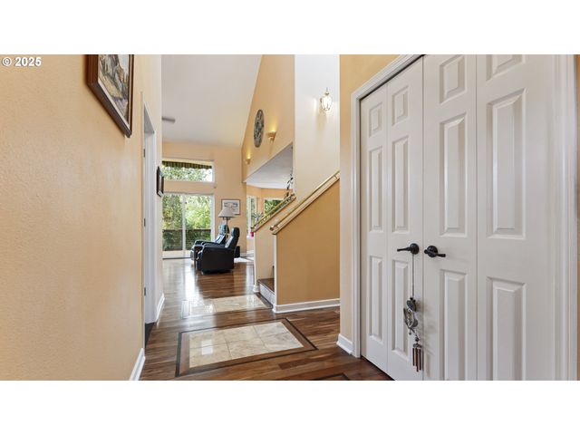 5745 Sw RIVER Rd, Hillsboro, OR 97123