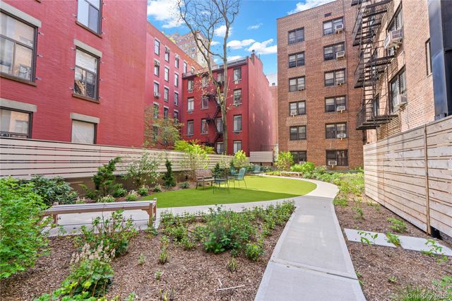 50 East 8th Street 0 6P, New York (manhattan), NY 10003