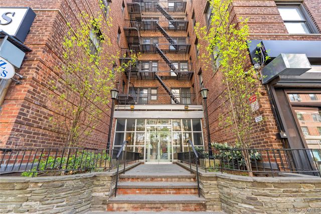 50 East 8th Street 0 6P, New York (manhattan), NY 10003