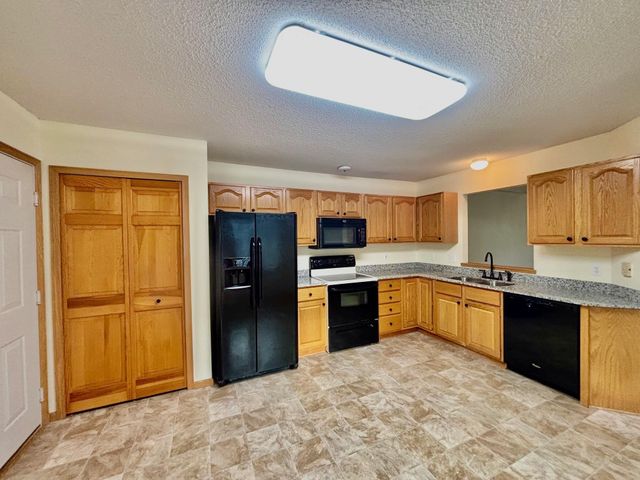 12185 Killdeer Street NW, Coon Rapids, MN 55448