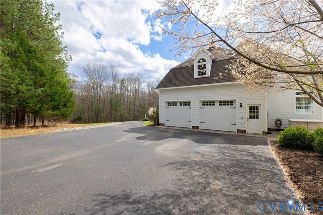 3175 Taurman Park Dr, Powhatan, VA 23139