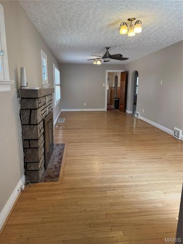 2404 Hartland Avenue, St Louis, MO 63114