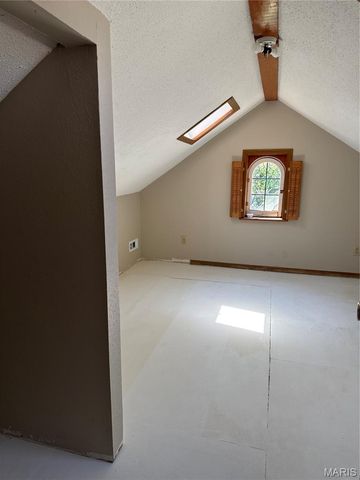 2404 Hartland Avenue, St Louis, MO 63114