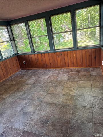 2404 Hartland Avenue, St Louis, MO 63114
