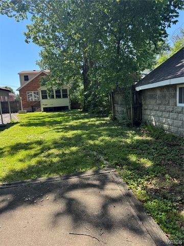 2404 Hartland Avenue, St Louis, MO 63114