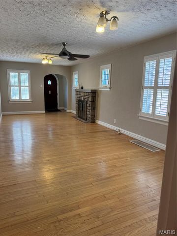 2404 Hartland Avenue, St Louis, MO 63114