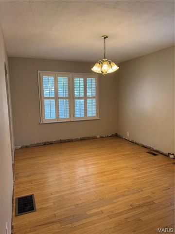 2404 Hartland Avenue, St Louis, MO 63114