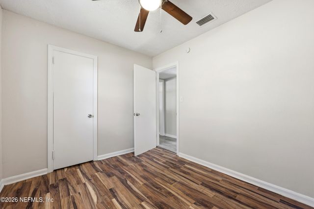 2151 MAPLE LEAF Drive E, Jacksonville, FL 32211