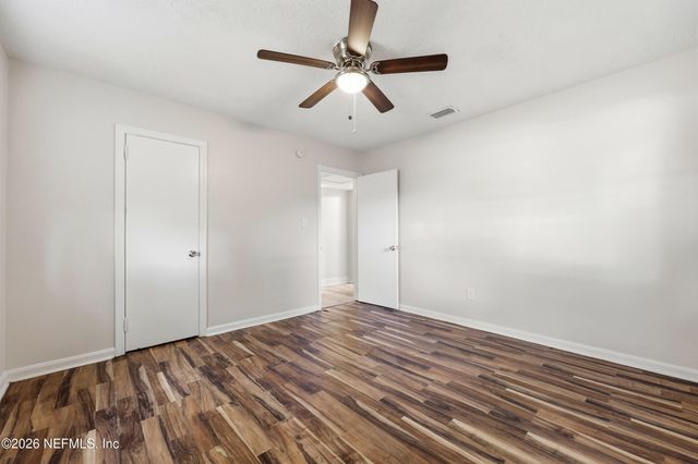 2151 MAPLE LEAF Drive E, Jacksonville, FL 32211