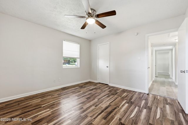 2151 MAPLE LEAF Drive E, Jacksonville, FL 32211