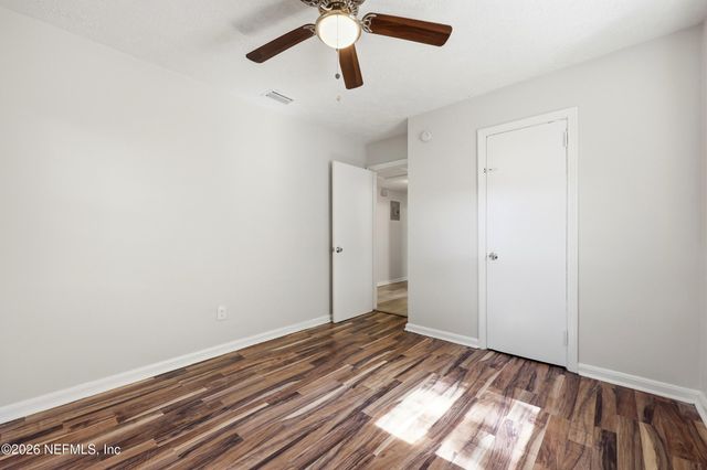 2151 MAPLE LEAF Drive E, Jacksonville, FL 32211