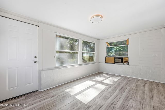 2151 MAPLE LEAF Drive E, Jacksonville, FL 32211