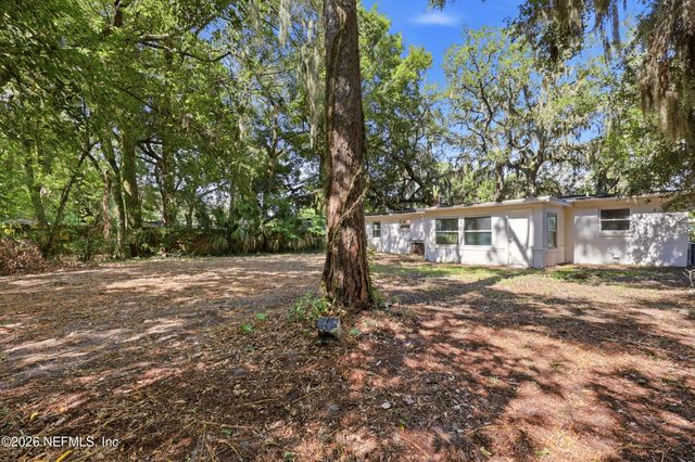 2151 MAPLE LEAF Drive E, Jacksonville, FL 32211