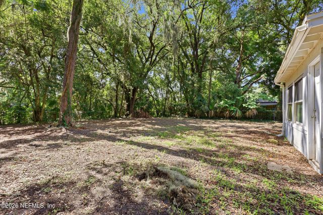2151 MAPLE LEAF Drive E, Jacksonville, FL 32211