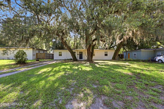 2151 MAPLE LEAF Drive E, Jacksonville, FL 32211