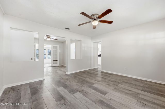 2151 MAPLE LEAF Drive E, Jacksonville, FL 32211