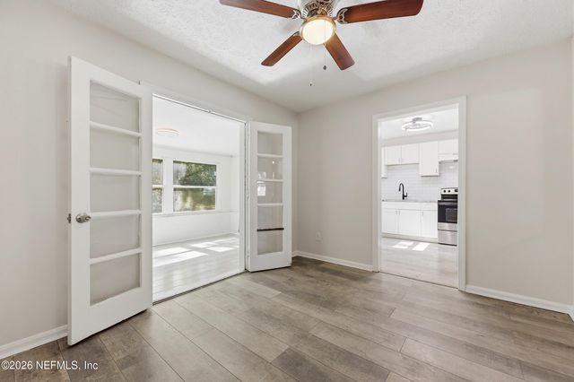 2151 MAPLE LEAF Drive E, Jacksonville, FL 32211