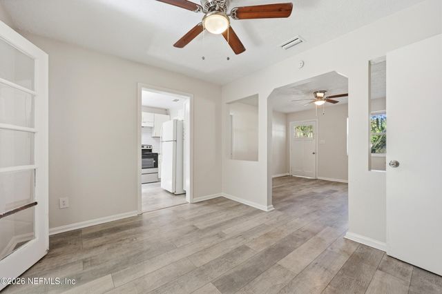 2151 MAPLE LEAF Drive E, Jacksonville, FL 32211
