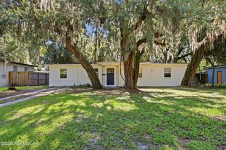 2151 MAPLE LEAF Drive E, Jacksonville, FL 32211