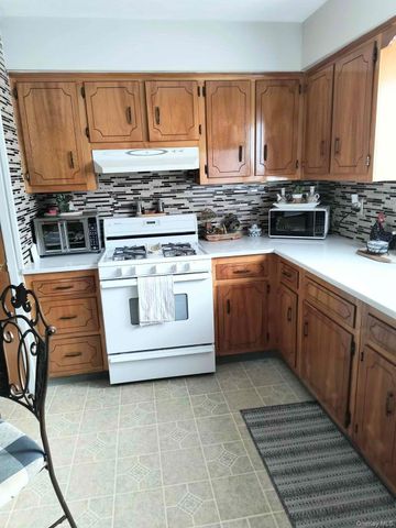 32 Gaffney Street 1, Glen Cove, NY 11542