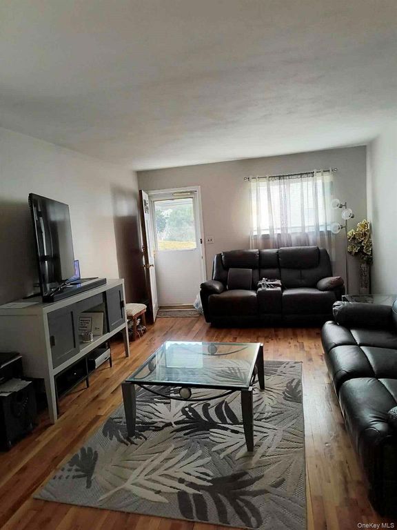 32 Gaffney Street 1, Glen Cove, NY 11542