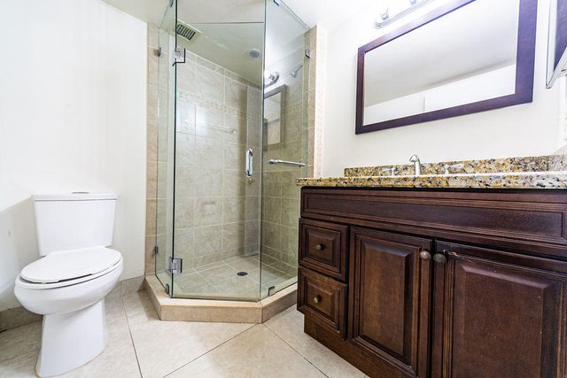 6 Royal Palm Way 102, Boca Raton, FL 33432