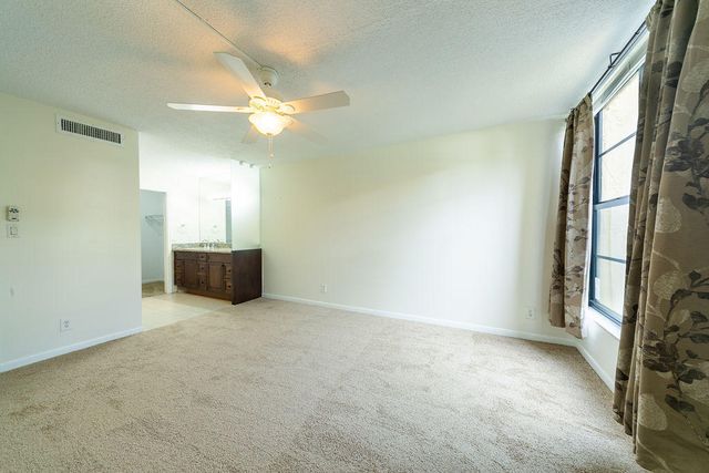 6 Royal Palm Way 102, Boca Raton, FL 33432