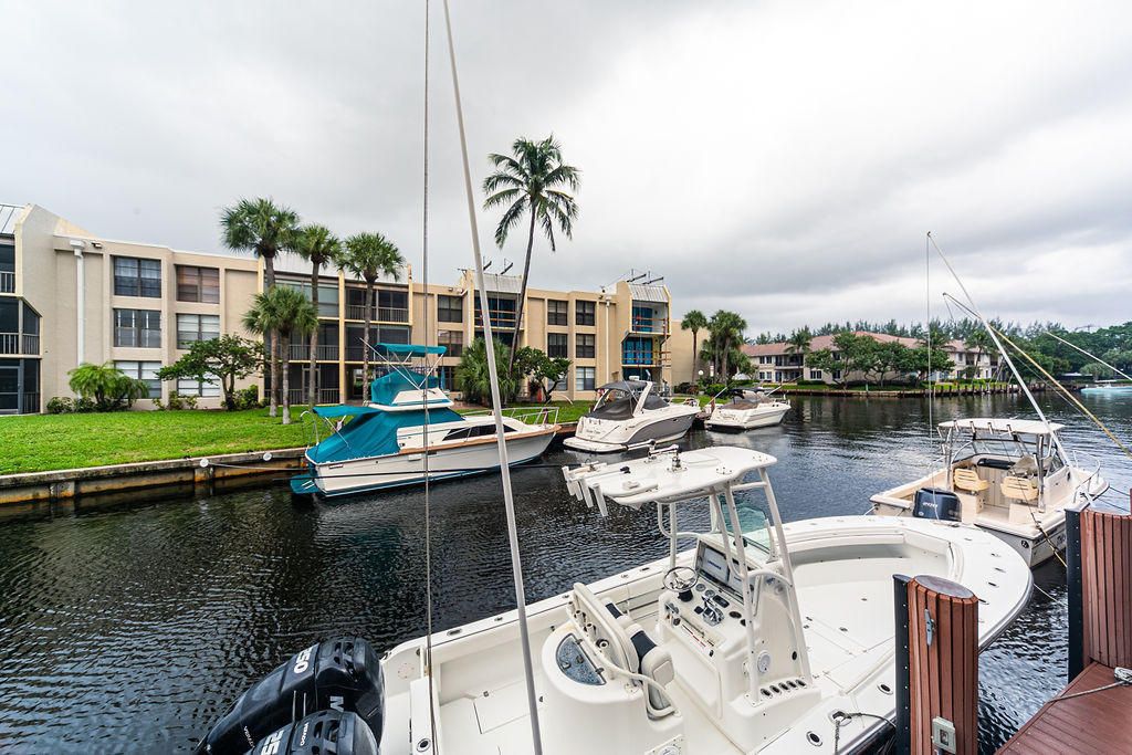 6 Royal Palm Way 102, Boca Raton, FL 33432