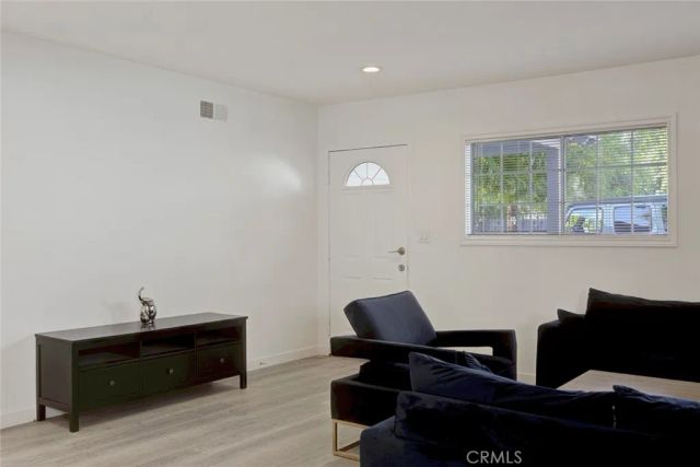 14918 Wyandotte, Van Nuys, CA 91405