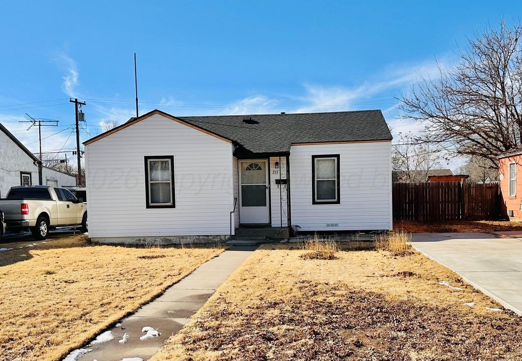 217 OAK Avenue, Dumas, TX 79029