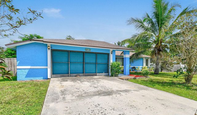 767 SE Chaloupe Avenue, Port St Lucie, FL 34983