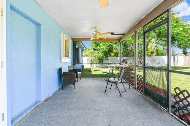 767 SE Chaloupe Avenue, Port St Lucie, FL 34983