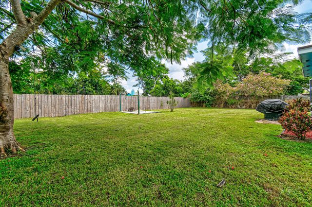 767 SE Chaloupe Avenue, Port St Lucie, FL 34983