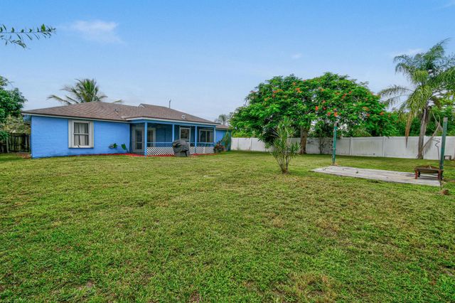 767 SE Chaloupe Avenue, Port St Lucie, FL 34983