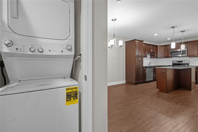 60 Saw Mill Drive 308, North Kingstown, RI 02852