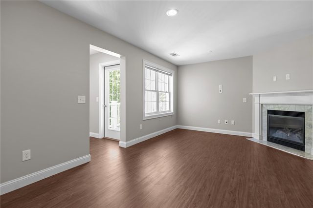 60 Saw Mill Drive 308, North Kingstown, RI 02852