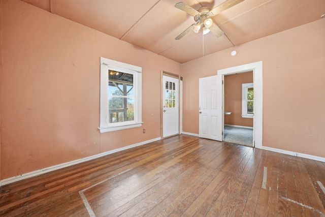 11660 School St, Valley Springs, CA 95252