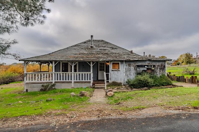 11660 School St, Valley Springs, CA 95252