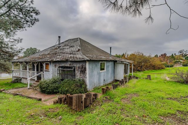 11660 School St, Valley Springs, CA 95252