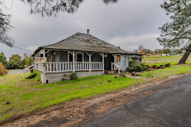 11660 School St, Valley Springs, CA 95252