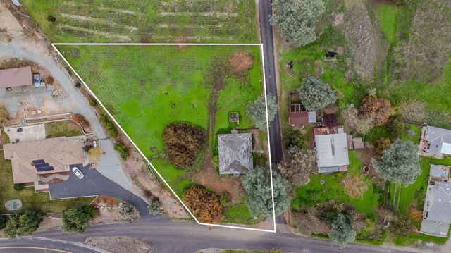 11660 School St, Valley Springs, CA 95252