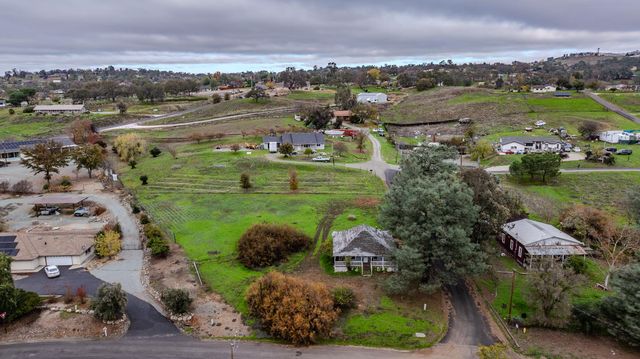 11660 School St, Valley Springs, CA 95252