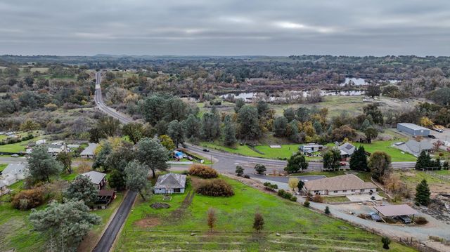 11660 School St, Valley Springs, CA 95252